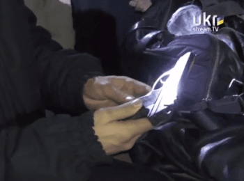 В автомобиле кандидата в президенты Олега Царева обнаружили оружие и боеприпасы (18+ нецензурная лексика)
