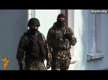 Крым. Российские силовики обыскивают здание Меджлиса