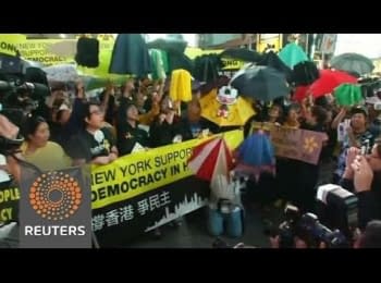 Демонстрация в Нью-Йорке в поддержку гражданских протестов в Гонконге
