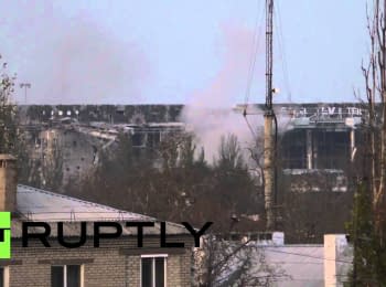 Terrorists firing at positions of the Ukrainian soldiers at the Donetsk airport