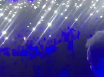 Vakarchuk recorded a video of "Minsk-Arena" on mobile phone from the scene