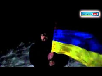 Росіянин встановив український прапор на найвищій точці Криму