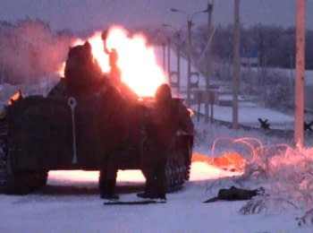 Tank attack on Ukrainian checkpoint at Debaltseve