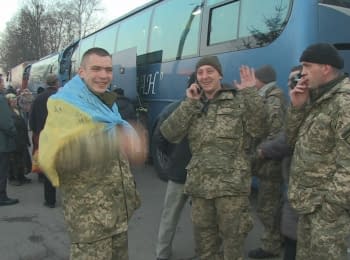 Около 200 бойцов 95-й ОАЭМБр вернулись в Житомир