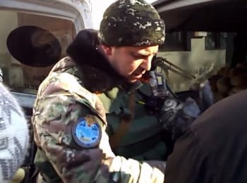 Militaries and volunteers deliver bread to the frontline Krasnogorivka