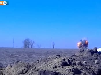 Destroying of terrorists' tank near Shyrokyne (18+, obscene language)