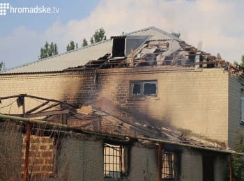 Красногорівка. Розгромлені та згорілі будинки після артобстрілів