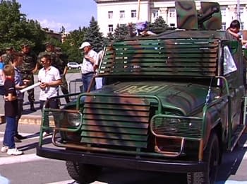 Модернізований УАЗ із кулеметом для добровольчого батальйону "Херсон"