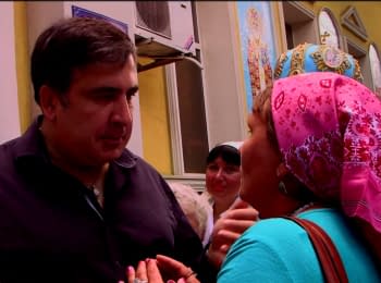 Саакашвили пообщался с прихожанами Украинской церкви в Одессе