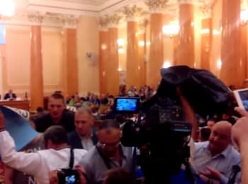 Odessa deputies scuffled for refusing to recognize Russia as the aggressor country