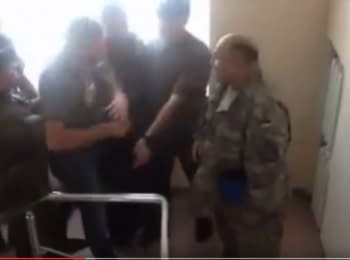 Scuffle between Parasyuk and the chief of Lugansk' police