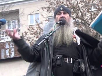 На Російському марші "священик" співає про Донбас
