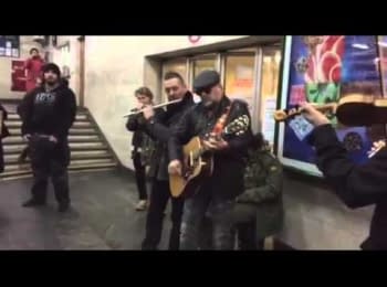 Boris Grebenshchikov sang in Kyiv metro