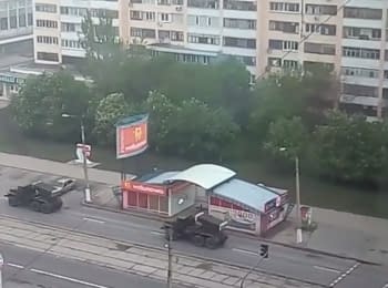 Column of artillery and armored vehicles spotted in Lugansk, 02.05.2016