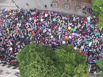 Protest in Kyiv against the tariffs increase. Video from UAV