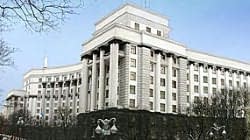 Азаров у Кабміні проводить закрите засідання щодо ситуації в країні