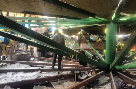 На каркасі ялинки в центрі Києва знайшли труп чоловіка