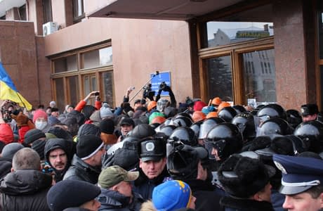 У Івано-Франківську протестувальники захопили ОДА