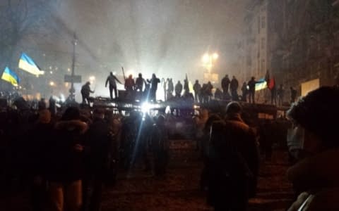 На Грушевського перебувають близько 5 тисяч активістів