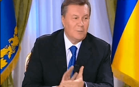 Янукович «поаплодував» мирним Євромайданам