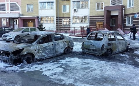 У Києві горять авто