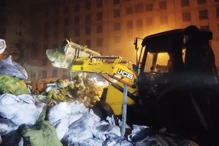 НА ГРУШЕВСЬКОГО РОЗБИРАЮТЬ БАРИКАДИ