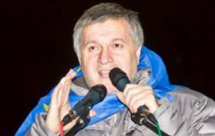 Аваков: До ранку Майдан переобладнає Грушевського, звільнить КМДА та 4 ОДА