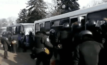 Силовики спішно залишають околиці Верховної Ради