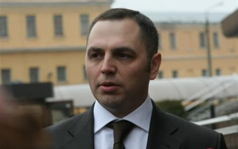 Українські чиновники продовжують тікати з країни