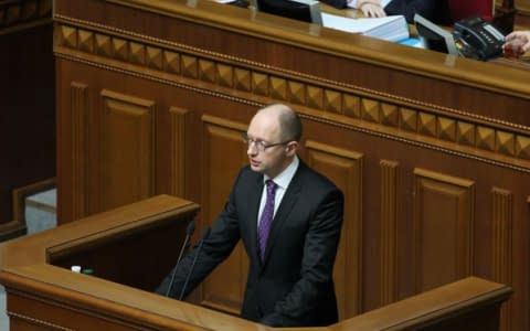 АРСЕНІЙ ЯЦЕНЮК - ПРЕМ'ЄР-МІНІСТР УКРАЇНИ