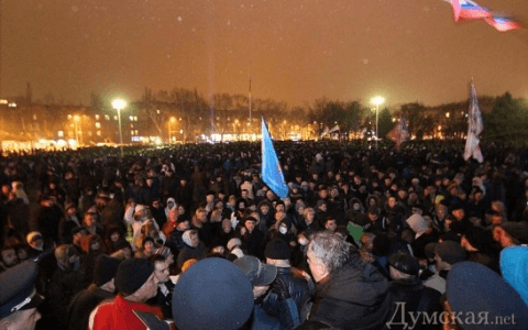 У Одесі з будівлі обласної влади зняли російський прапор і розблокували приміщення
