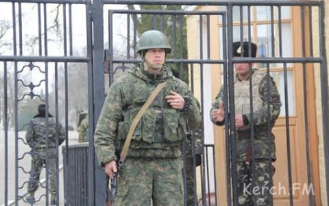 «Проросійські радикали» у Криму відрізали українських військових від засобів існування