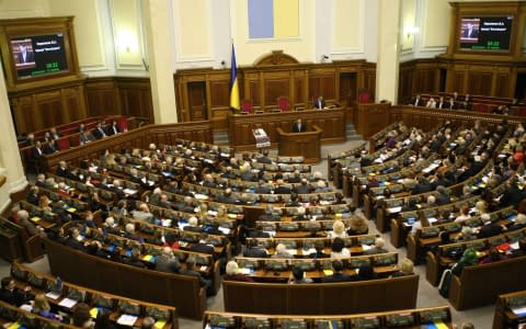 Верховна Рада розпустила парламент Криму
