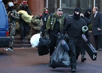 «Правий сектор» залишив готель «Дніпро» - там знайшли зброю