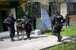 У Луганську затримали озброєних диверсантів, які хотіли захопити владу