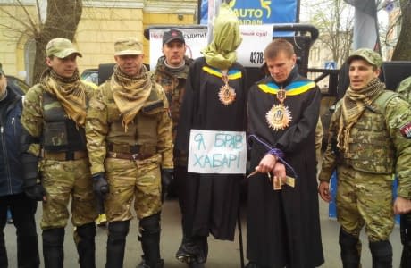 Самооборона Майдану принесла шини під Верховний суд